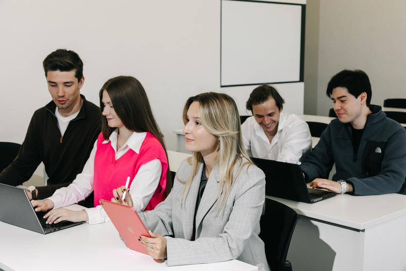 &laquo;Курсы стали отличной возможностью сфокусироваться на подготовке и закрыть пробелы&raquo;, &mdash; Дмитрий Вегера, ФИБ&rsquo;2027